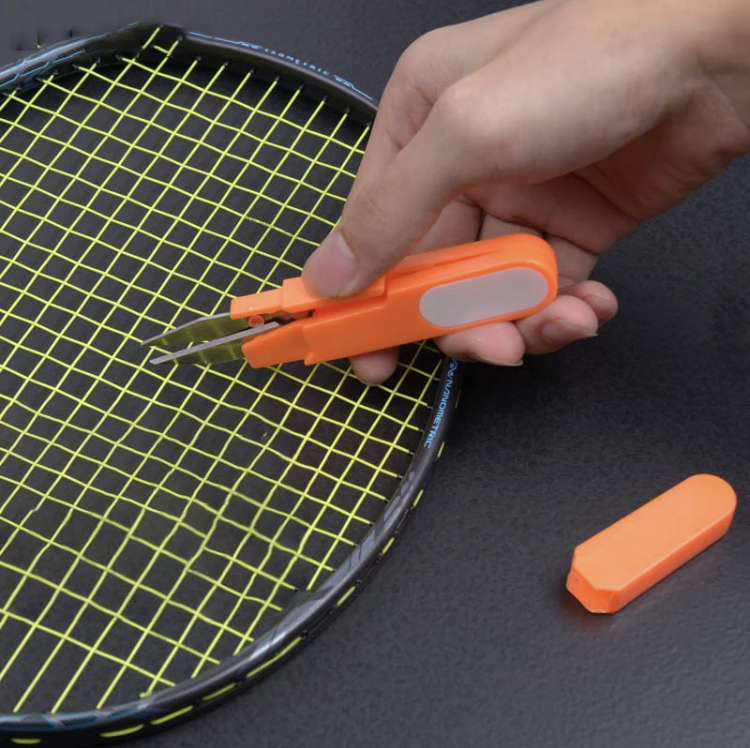 Nůžky na prasklý badmintonový výplet