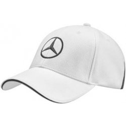 Bílá kšiltovka s logem známé značky Mercedes Benz