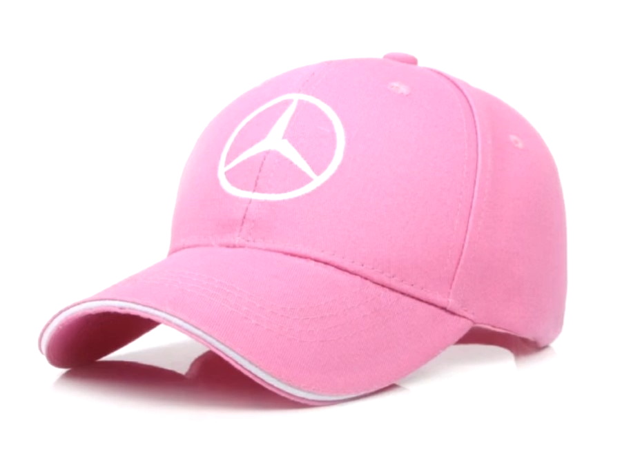 Růžová kšiltovka s logem známé značky Mercedes Benz