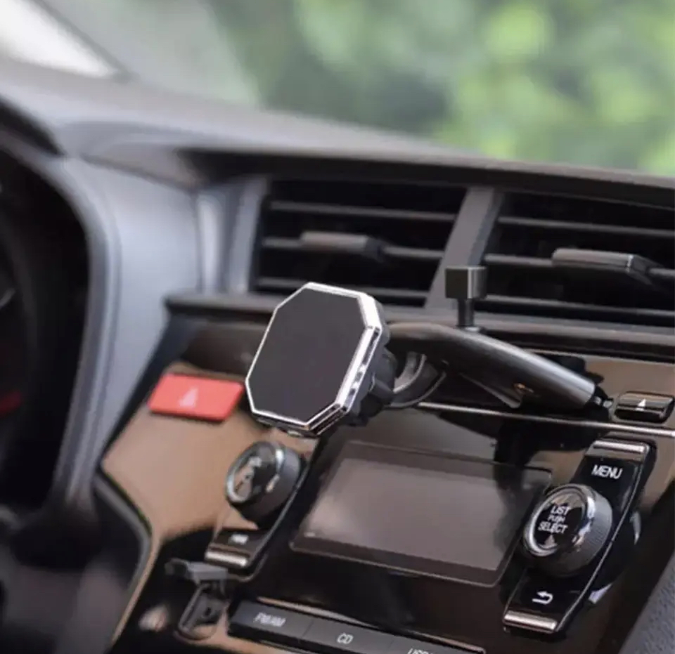 Univerzální magnetický držák na mobil do auta do CD přehrávače pro Mercedes V class