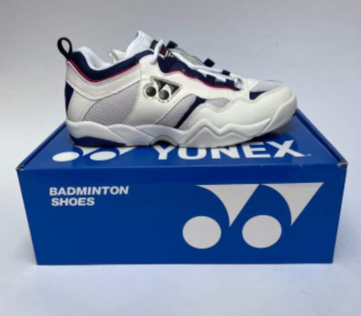 Pohodlná a prodyšná obuv na badminton Yonex SHB 80 EN blue vel. 40