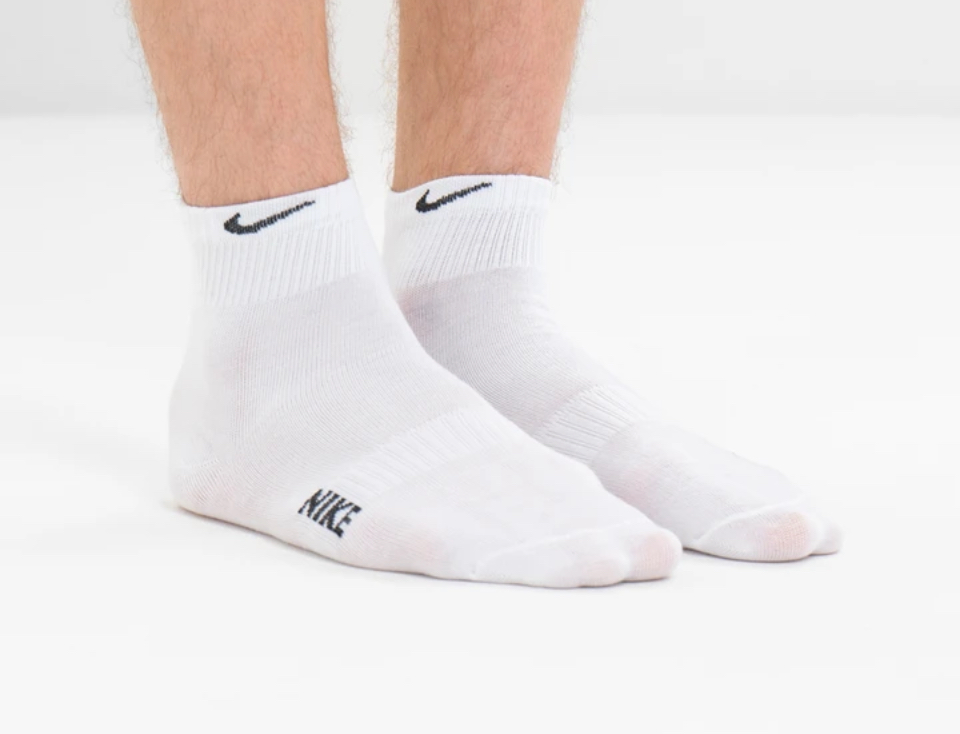 Bílé kotníkové ponožky Nike vel.40-45