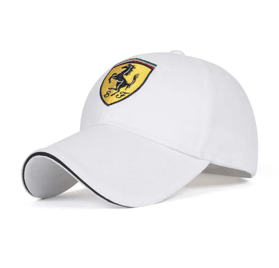 Čepice Ferrari bílá